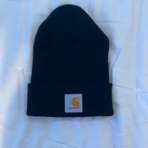 A black foldable beanie.